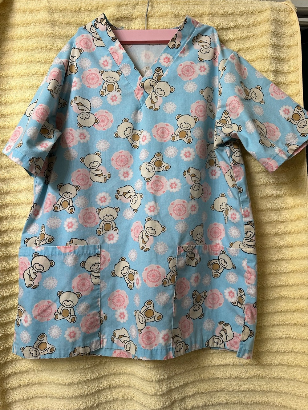 Women’s Scrub Top Teddy Bear Print EUC